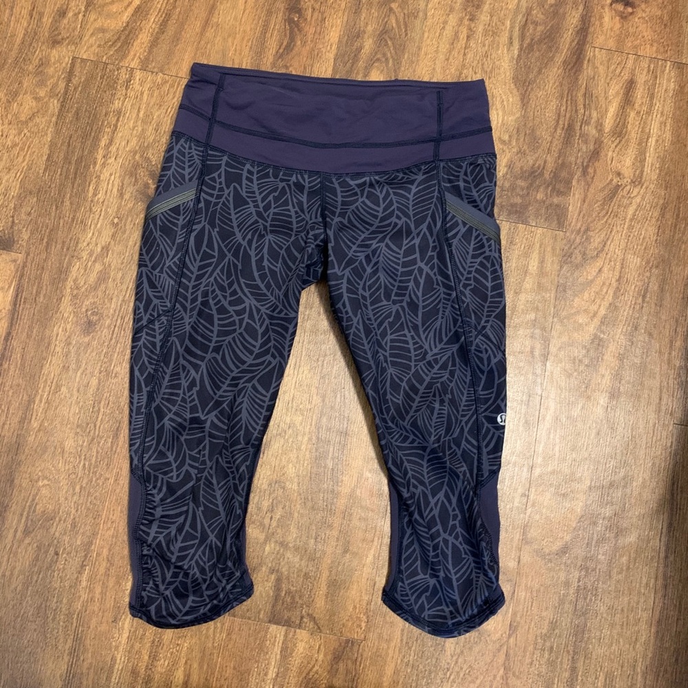Lululemon Purple Pattern 19” Legging Size 6